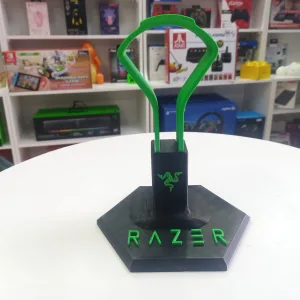 Base para audífonos con diseño de razer.